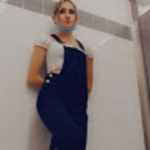 Meet your Posher, Paola